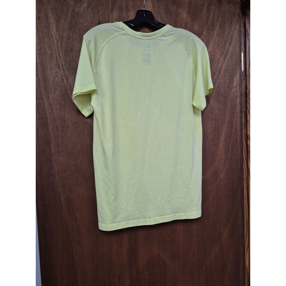 Men' Short Sleeve T-Shirt - All in Motion™ Small Damaged - Picture 6 of 8